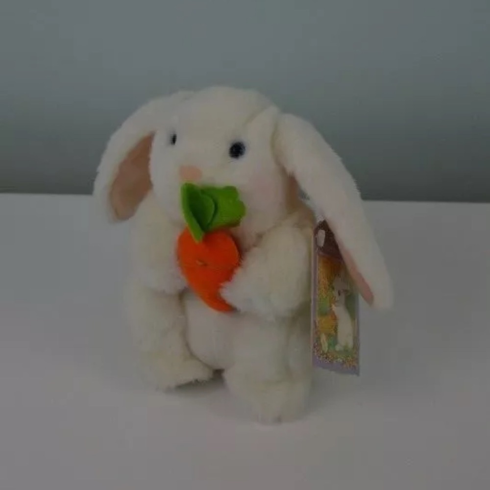 Hallmark Munchy Bunny Plush Stuffed Animal Toy Holding Carrot White Orange